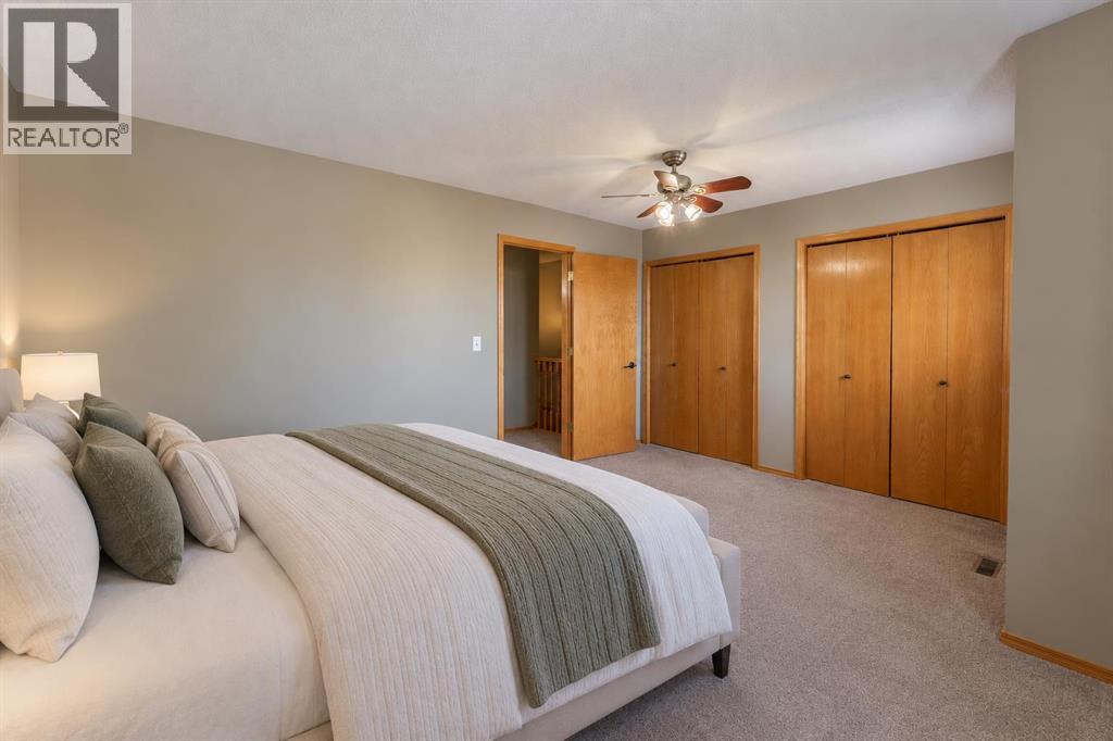 16 Davis Close