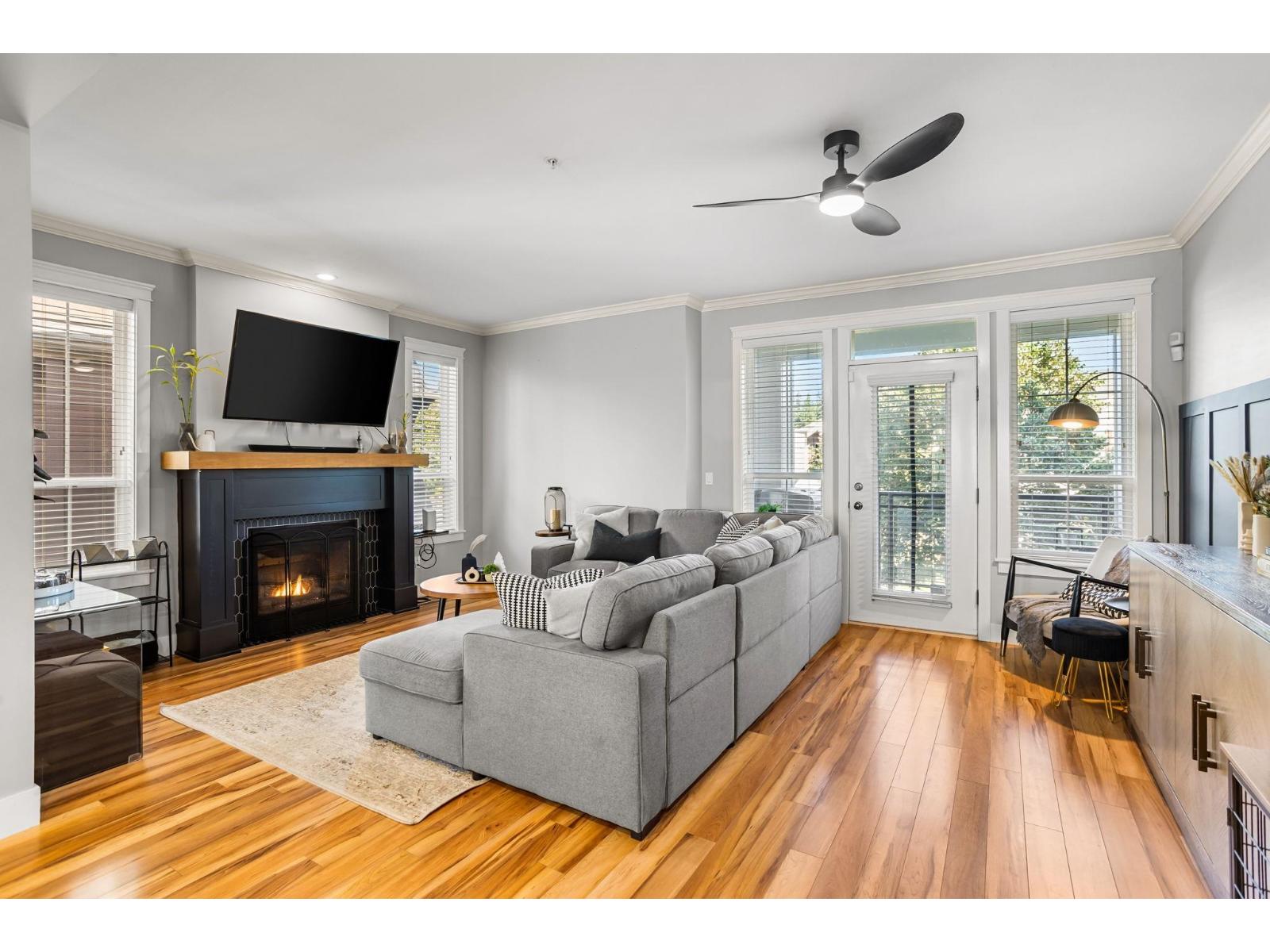 10 45137 Nicomen Crescent, Garrison Crossing, Chilliwack, British Columbia  V2R 0R3 - Photo 2 - R3177785