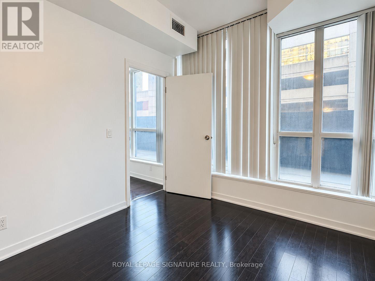 410 - 770 Bay Street, Toronto, Ontario  M5G 1N6 - Photo 14 - C13873466