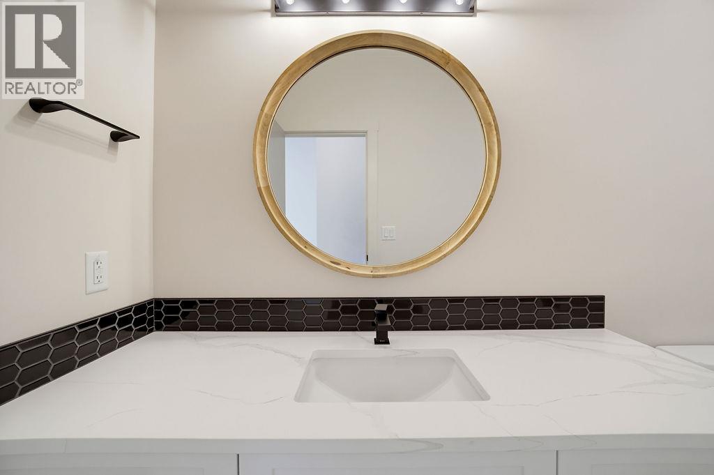 1080 9 Avenue NE Unit# 2