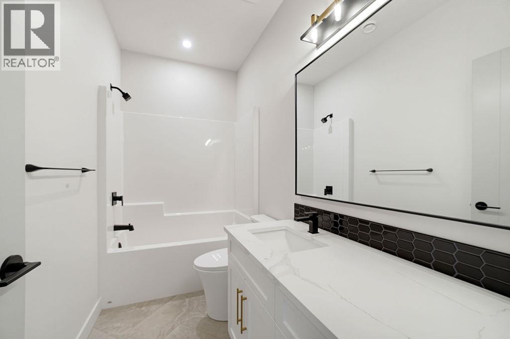 1080 9 Avenue NE Unit# 2
