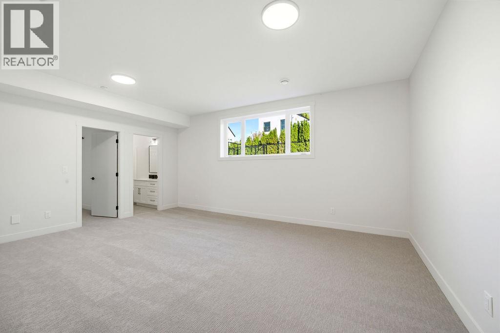 1080 9 Avenue NE Unit# 2
