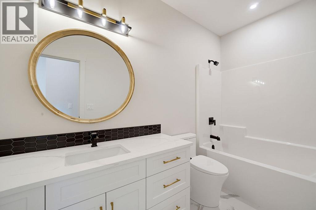 1080 9 Avenue NE Unit# 2