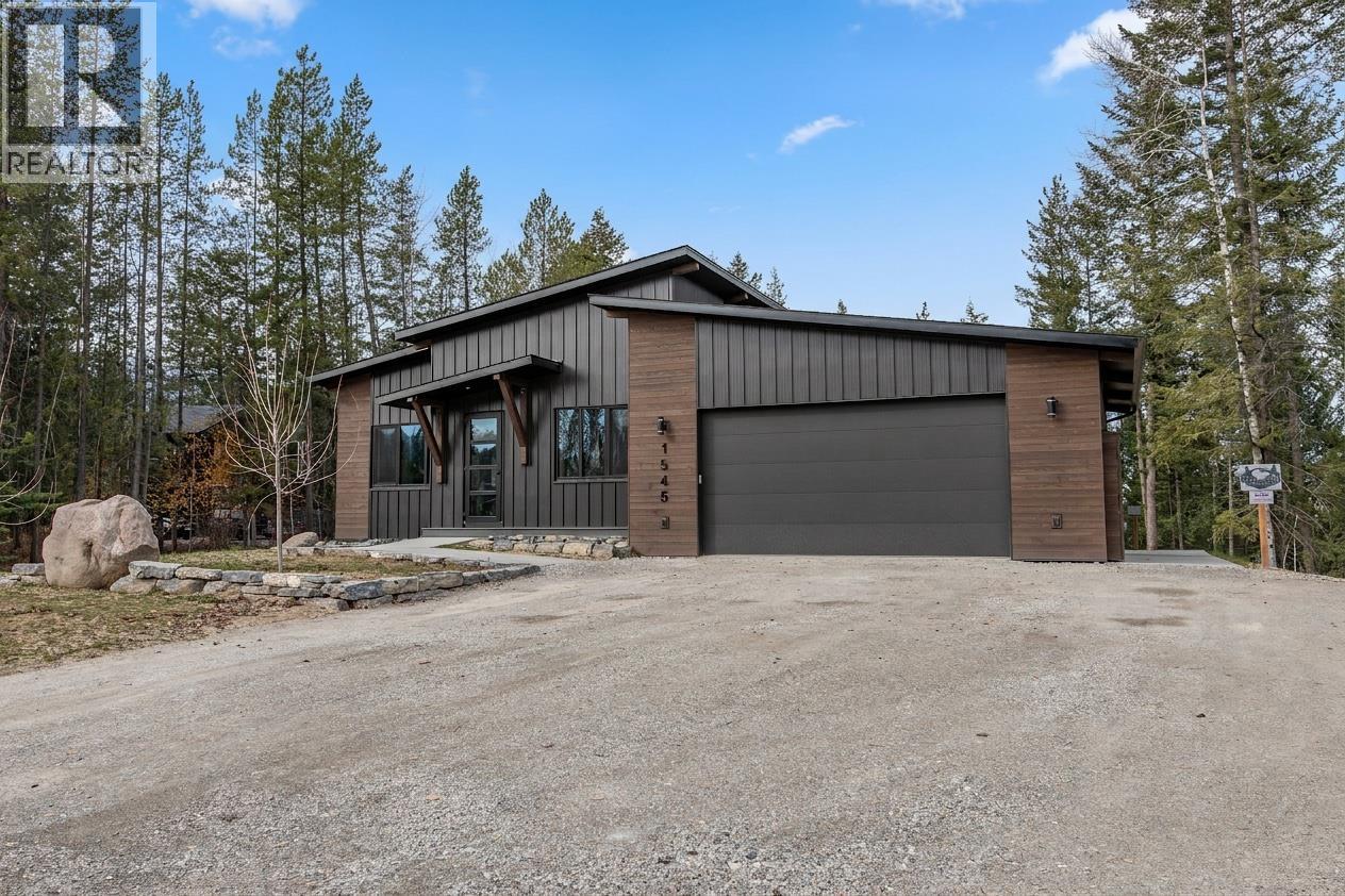 1545 Quartz Crescent