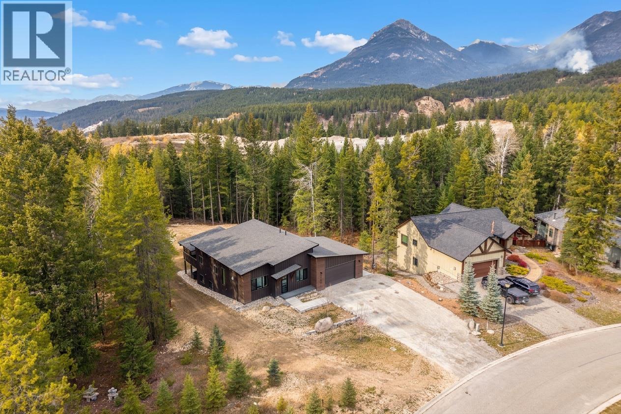 1545 Quartz Crescent