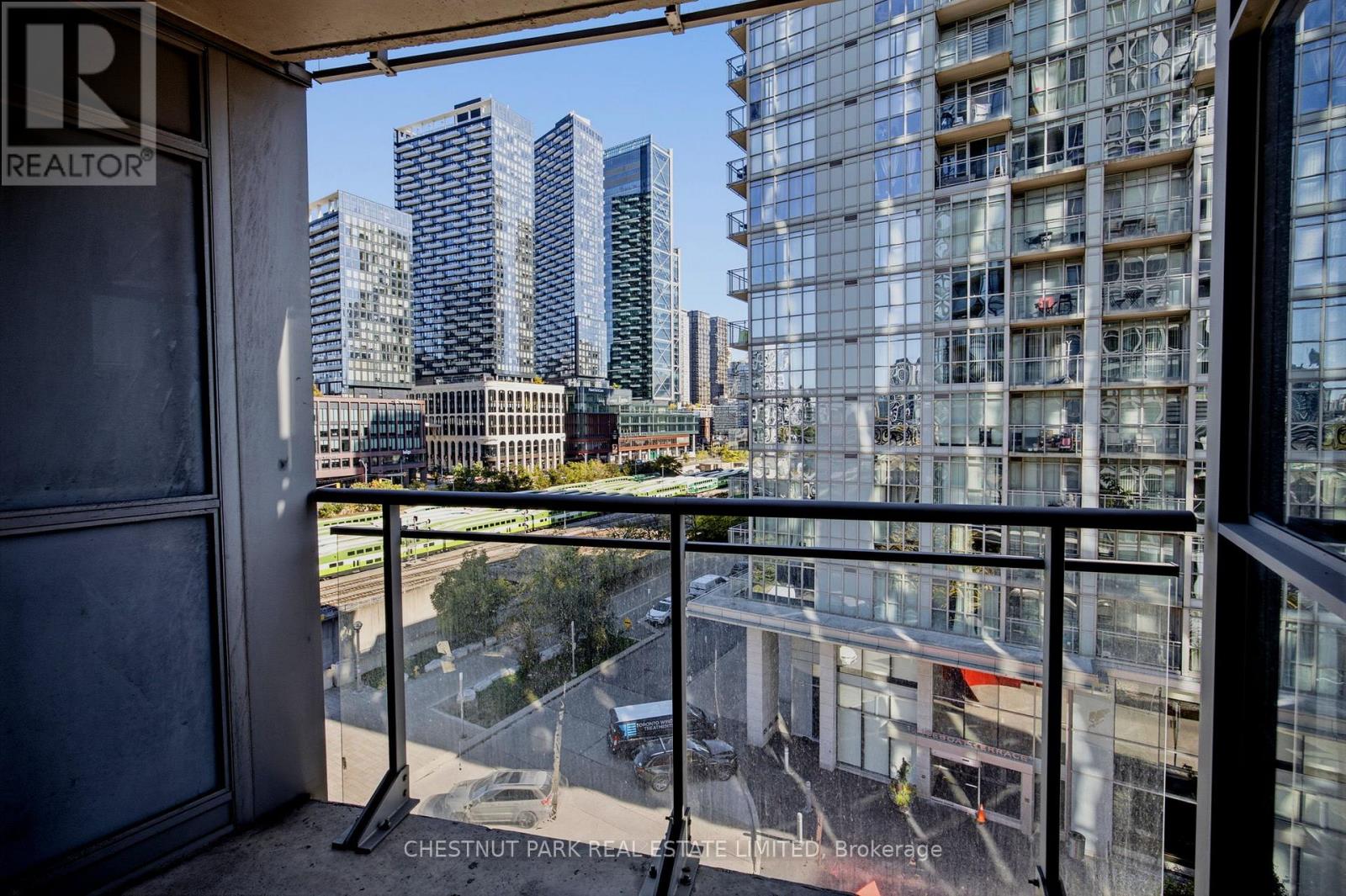 727 - 21 Iceboat Terrace, Toronto (Waterfront Communities), Ontario  M5V 4A9 - Photo 12 - C14109198