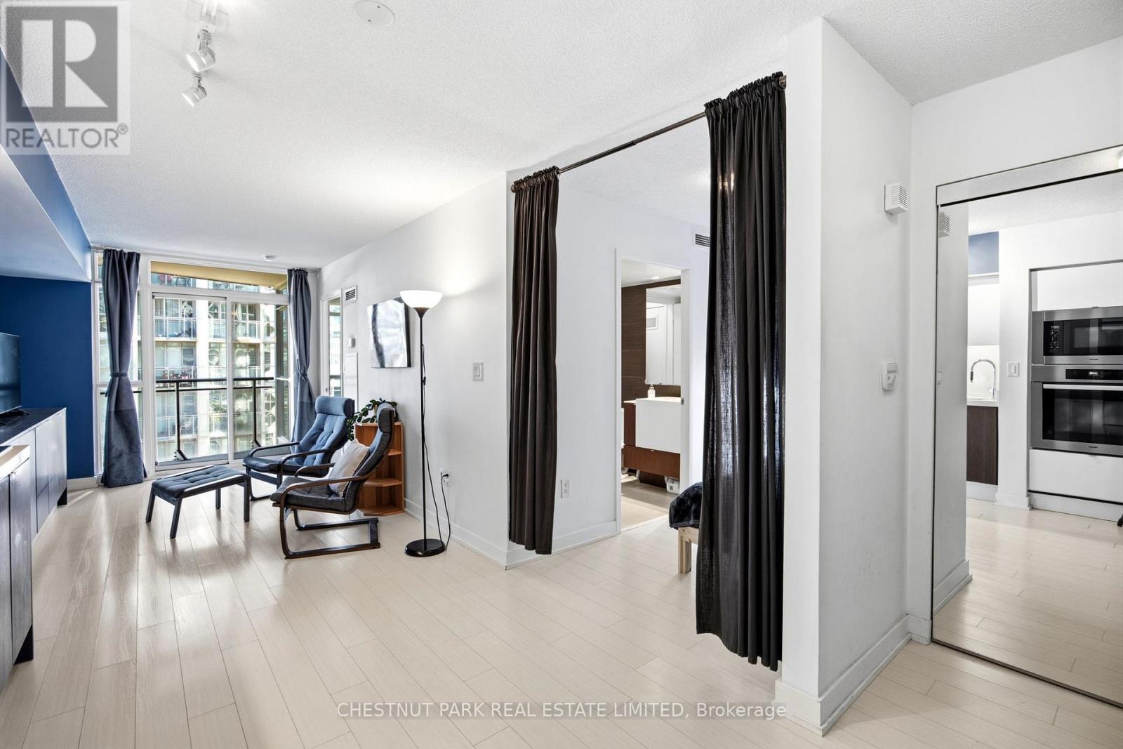 727 - 21 Iceboat Terrace, Toronto (Waterfront Communities), Ontario  M5V 4A9 - Photo 15 - C14109198
