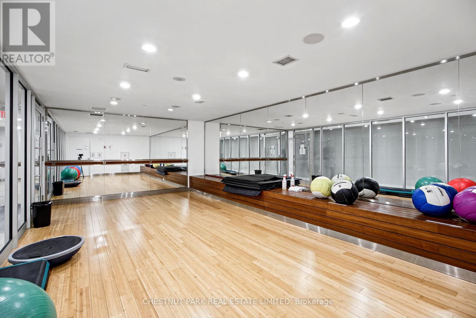 727 - 21 Iceboat Terrace, Toronto (Waterfront Communities), Ontario  M5V 4A9 - Photo 33 - C14109198