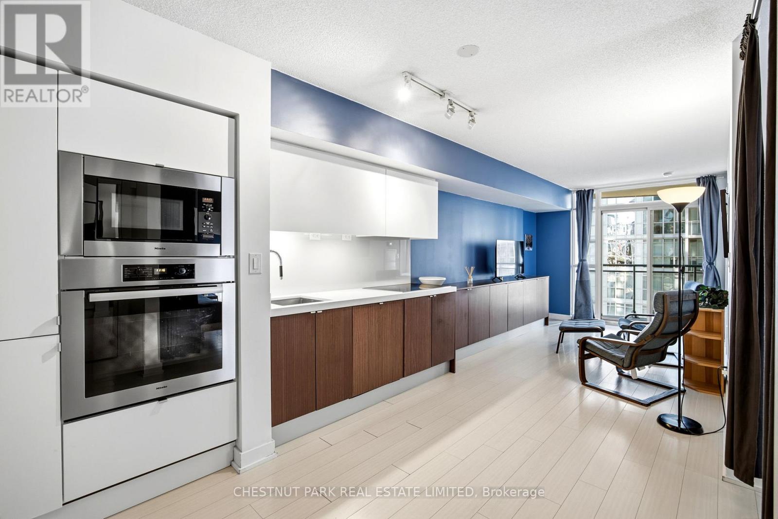 727 - 21 Iceboat Terrace, Toronto (Waterfront Communities), Ontario  M5V 4A9 - Photo 7 - C14109198