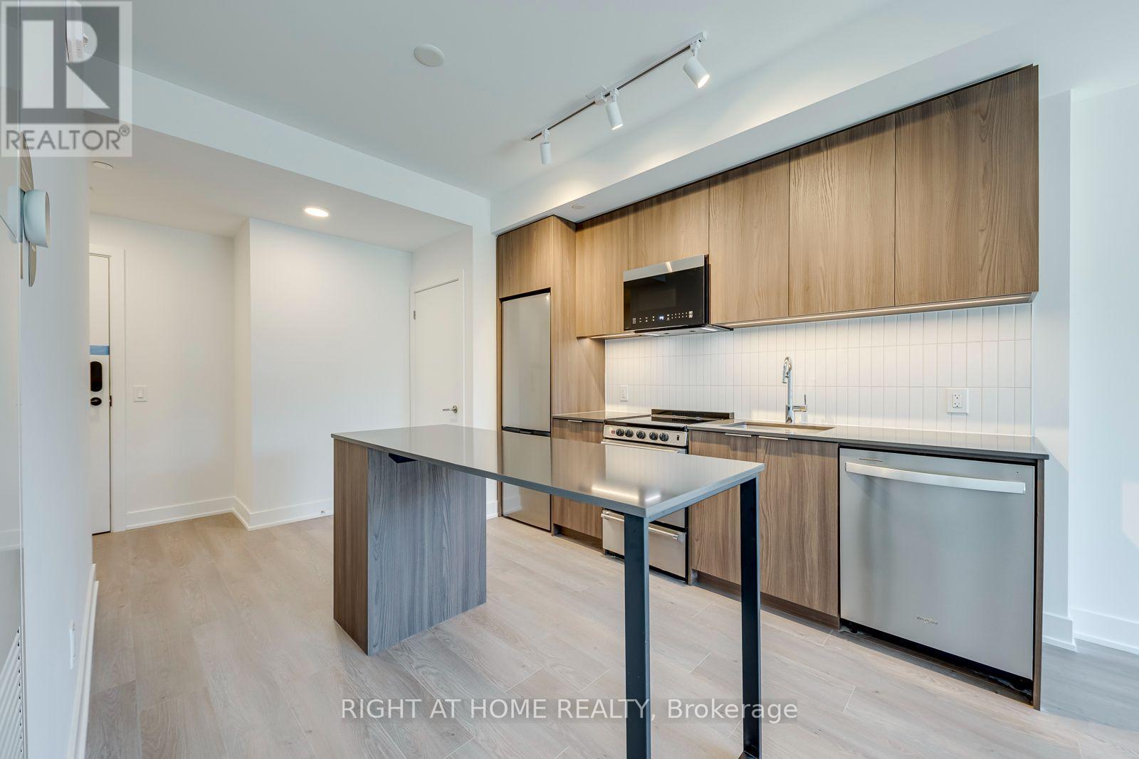 3008 William Cutmore Boulevard, Oakville, Ontario  L6H 8E7 - Photo 7 - W14109196