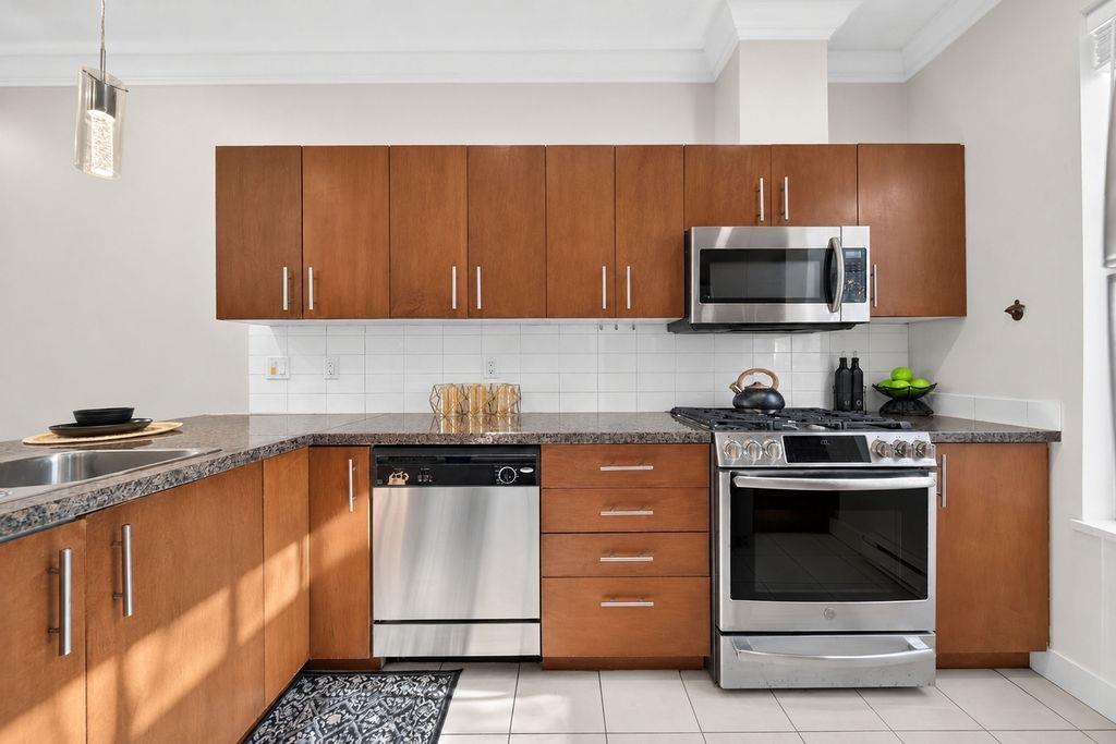 39 15353 100 AVENUE