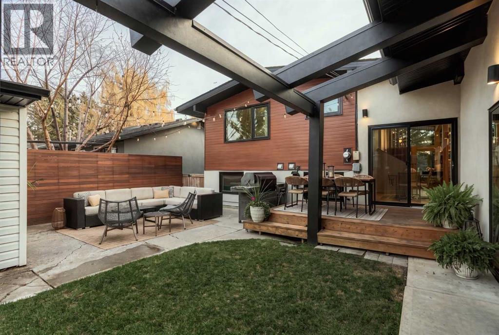 2740 Lionel Crescent SW