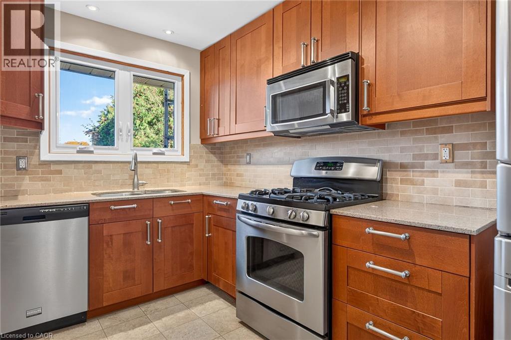 6 Sandringham Avenue, Hamilton, Ontario  L9C 2H4 - Photo 10 - 40872602