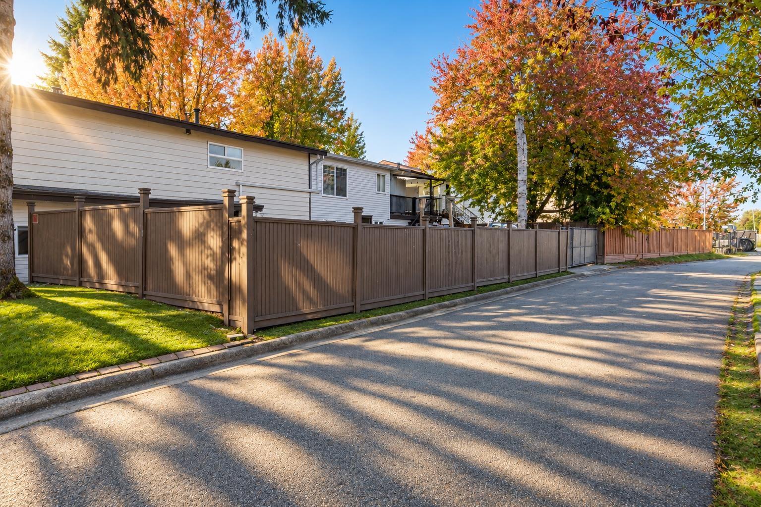 15159 93 Avenue, Surrey, British Columbia  V3R 7A7 - Photo 2 - R3177868