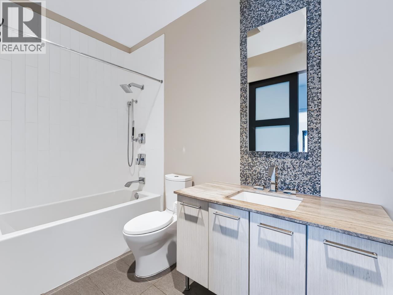 212 220 Salter Street, New Westminster, British Columbia  V3M 0H4 - Photo 17 - R3177734
