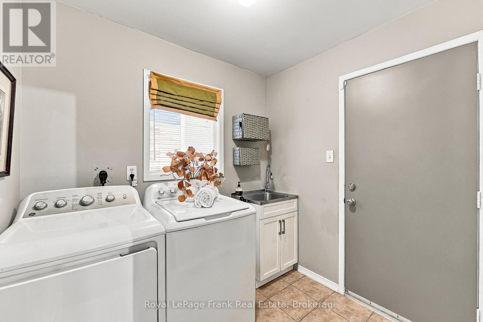 92 Warwick Avenue, Ajax, Ontario  L1Z 1L6 - Photo 40 - E14109250