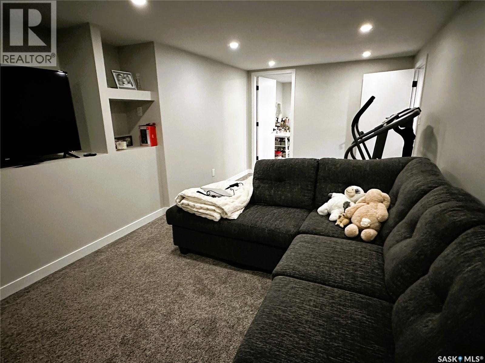 3818 Normandy Avenue, Regina, Saskatchewan  S4S 0Y3 - Photo 35 - SK051760