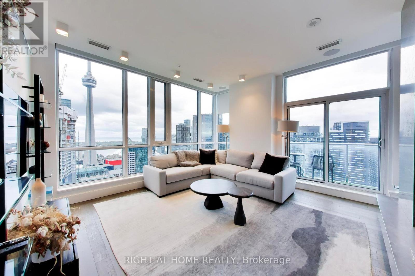 Ph102 - 30 Nelson Street, Toronto, Ontario  M5V 0H5 - Photo 11 - C14109230