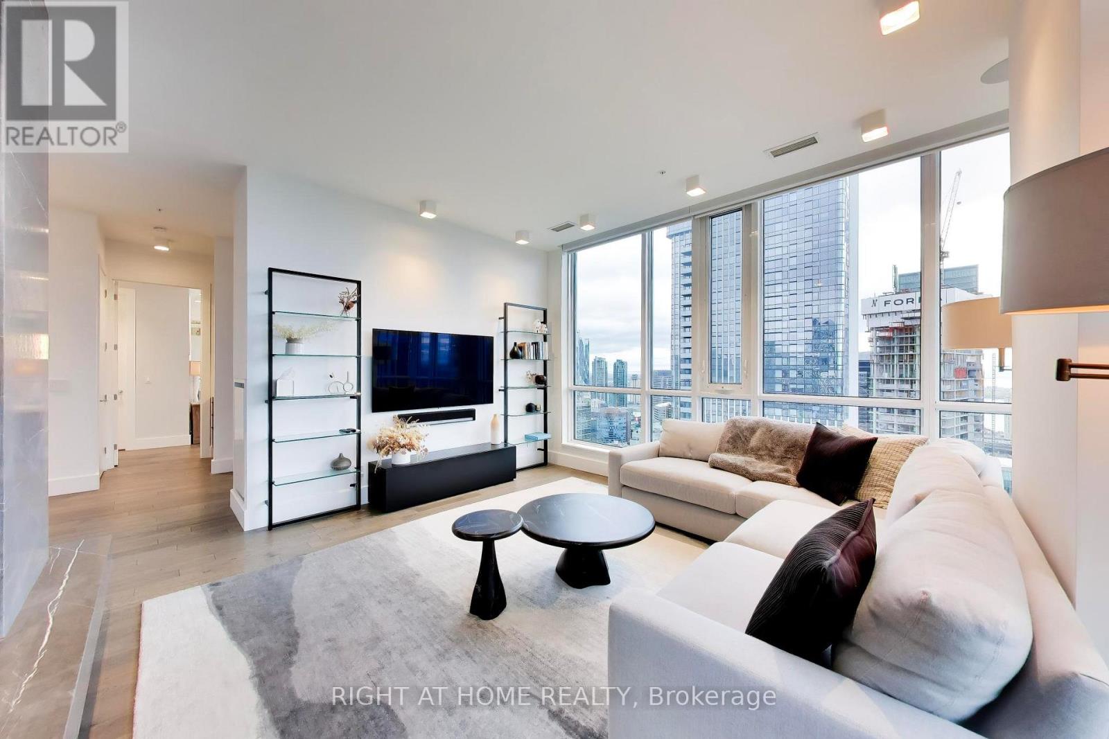 Ph102 - 30 Nelson Street, Toronto, Ontario  M5V 0H5 - Photo 13 - C14109230