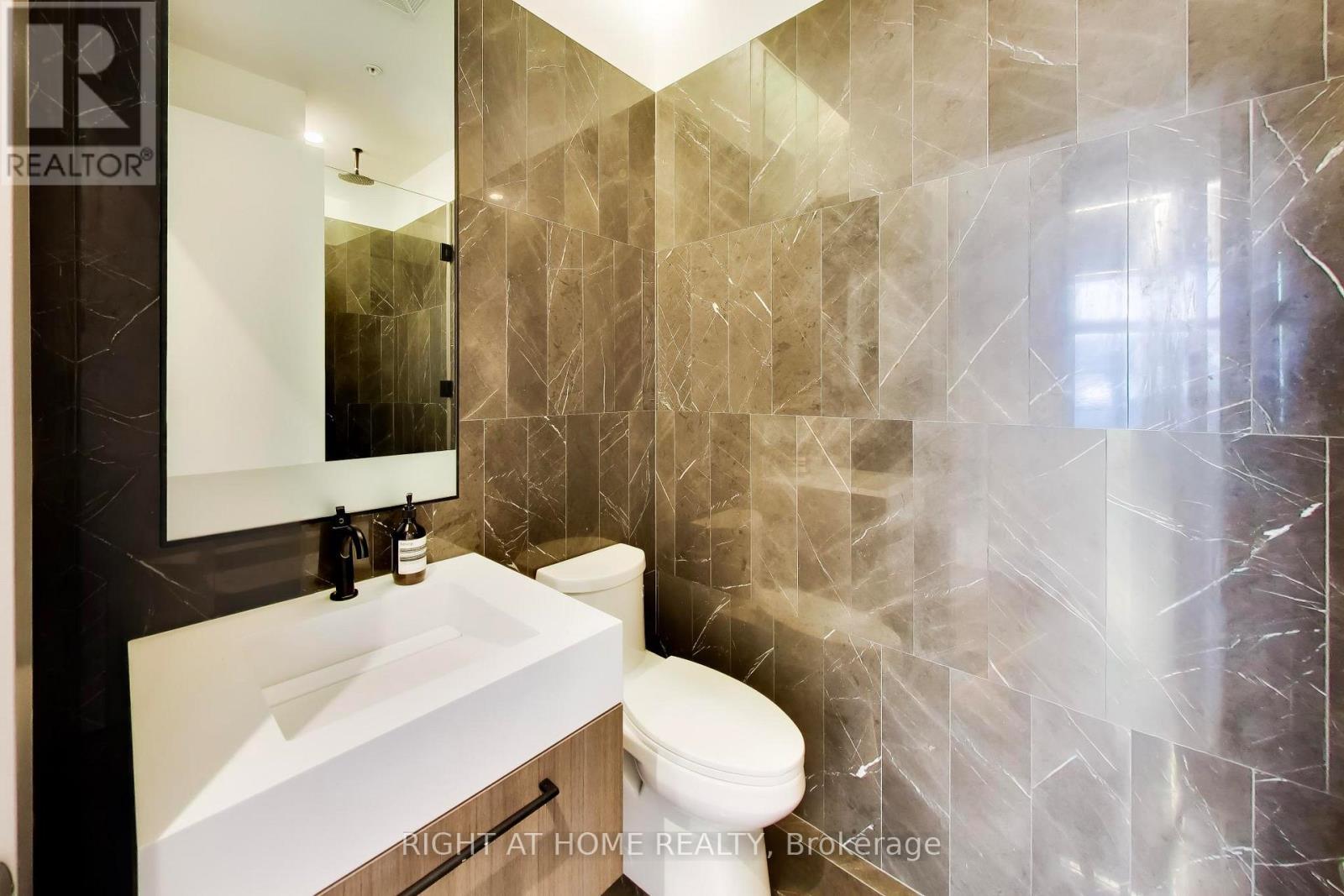 Ph102 - 30 Nelson Street, Toronto, Ontario  M5V 0H5 - Photo 27 - C14109230
