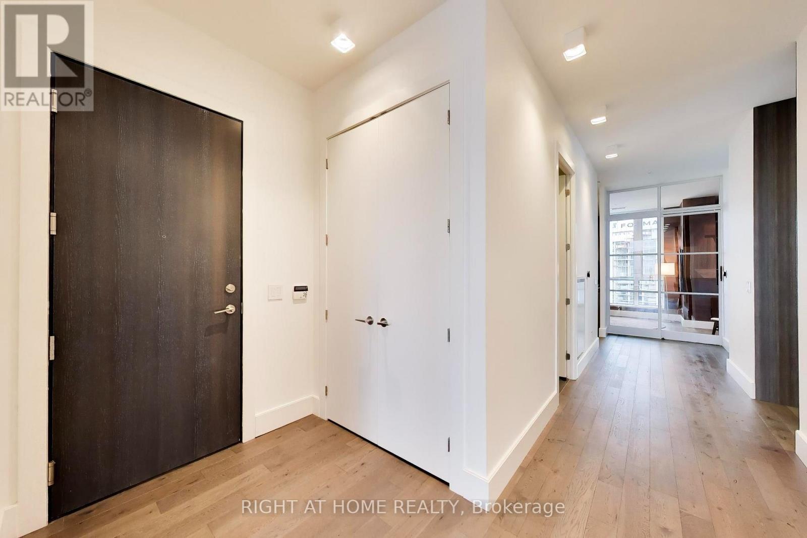 Ph102 - 30 Nelson Street, Toronto, Ontario  M5V 0H5 - Photo 44 - C14109230