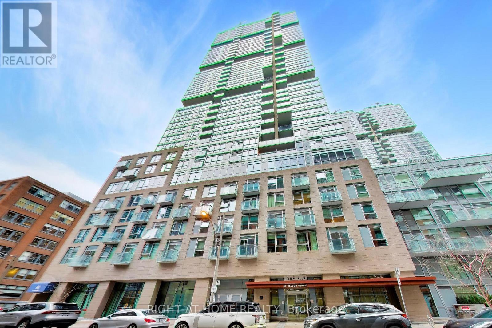 Ph102 - 30 Nelson Street, Toronto, Ontario  M5V 0H5 - Photo 45 - C14109230