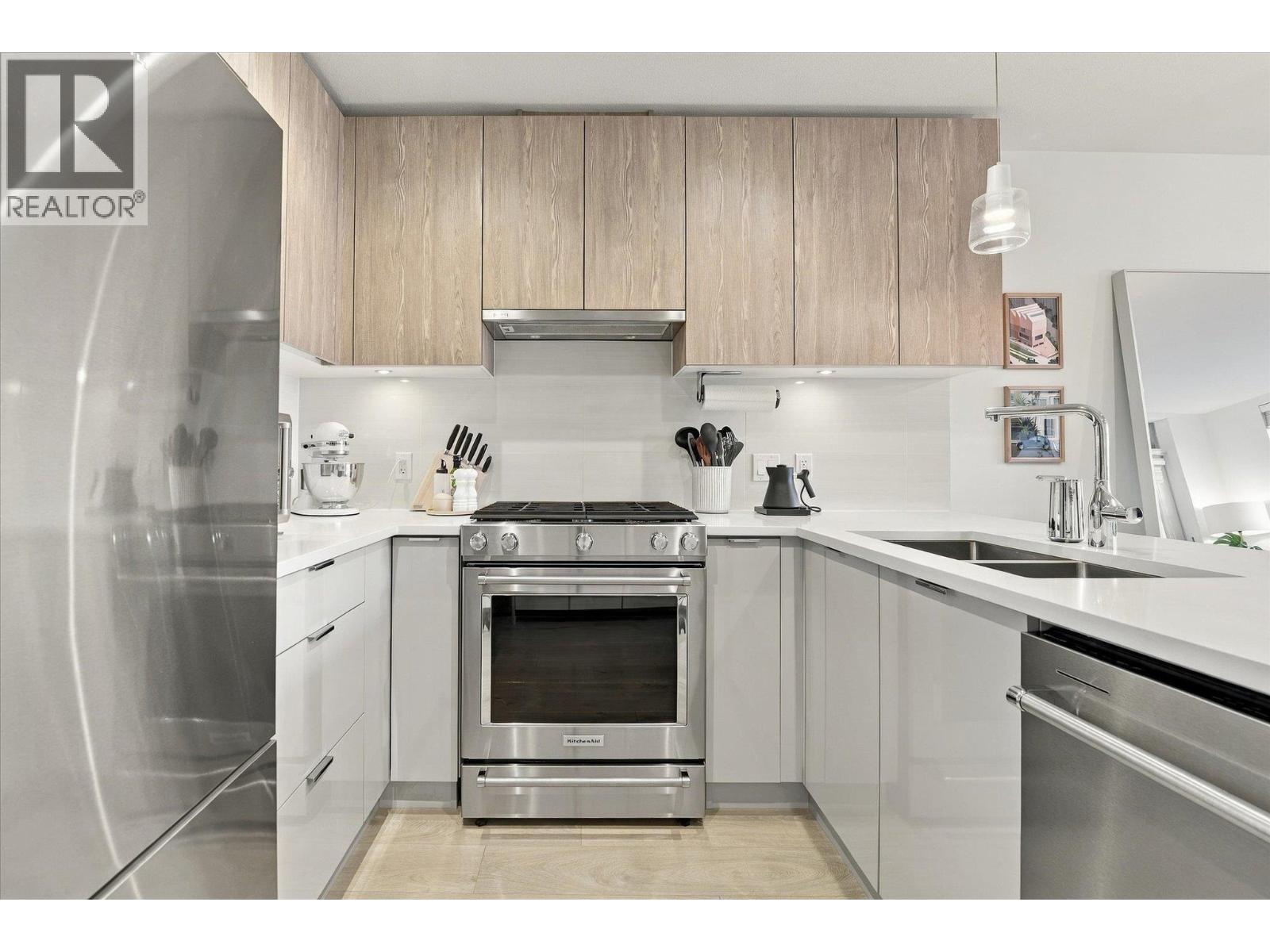 311 108 E 8th Street, North Vancouver, British Columbia  V7L 0H1 - Photo 4 - R3177963