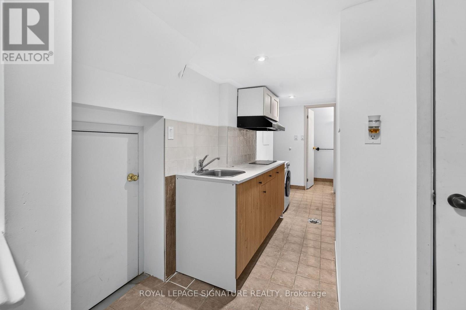 Lower - 1 Banquo Road, Markham, Ontario  L3T 3G9 - Photo 8 - N14109236