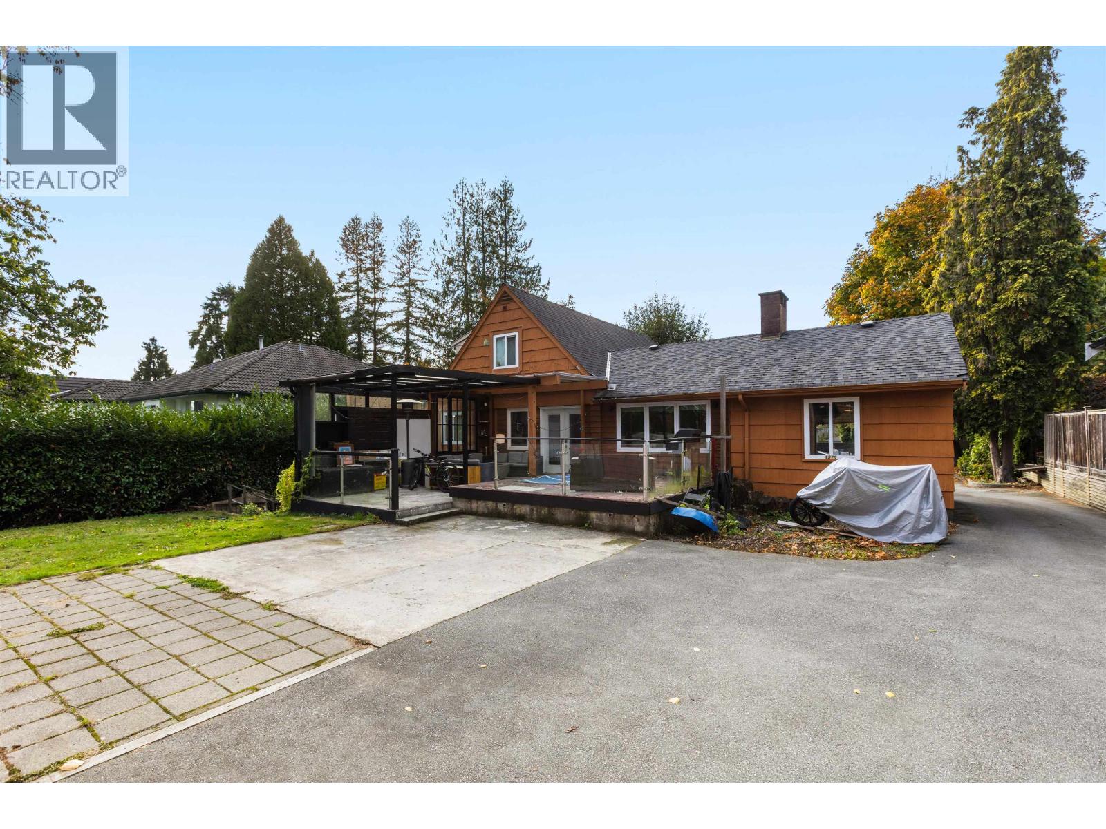 1970 Sperling Avenue, Burnaby, British Columbia  V5B 4K5 - Photo 2 - R3177967