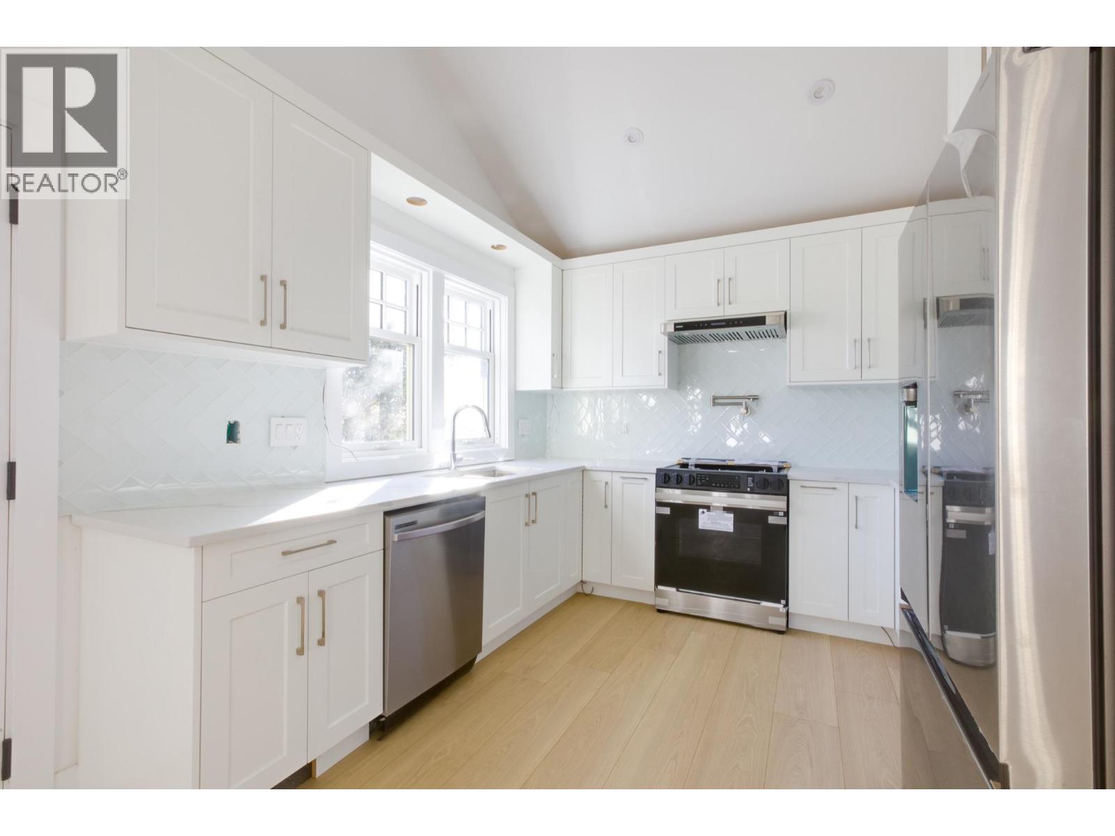 441 Fader Street, New Westminster, British Columbia  V3L 3T2 - Photo 9 - R3177122