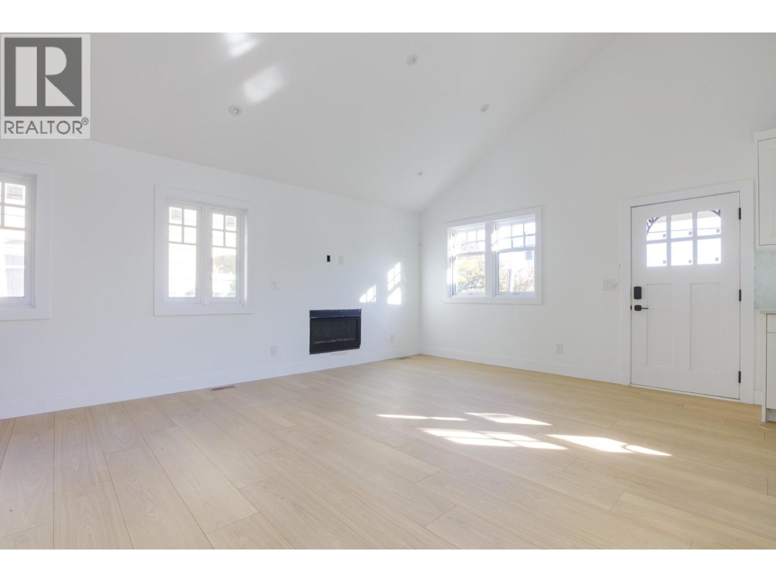 441 Fader Street, New Westminster, British Columbia  V3L 3T2 - Photo 3 - R3177122