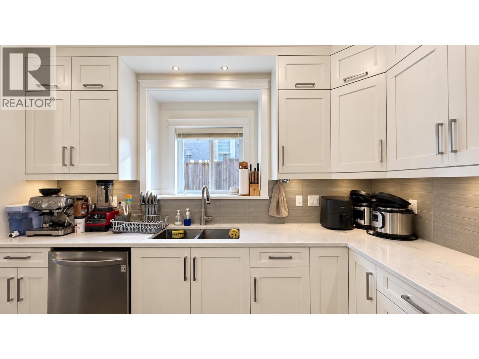 6272 Royal Oak Avenue, Burnaby, British Columbia  V5H 3N7 - Photo 14 - R3177640
