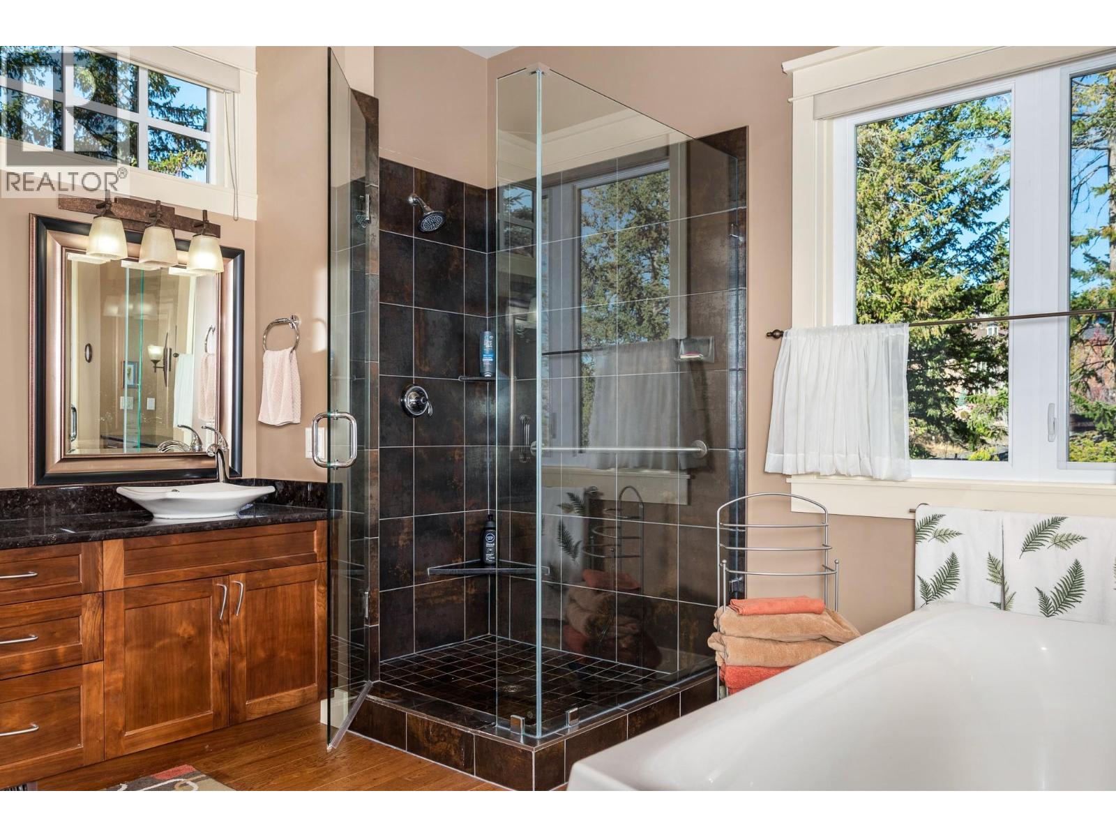 532 Falcon Point Way, Vernon, British Columbia  V1H 1Y4 - Photo 28 - 10403911