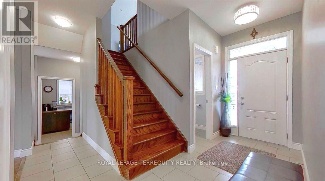 405 Westcroft Drive, Waterloo, Ontario  N2T 2Z8 - Photo 3 - X14109234