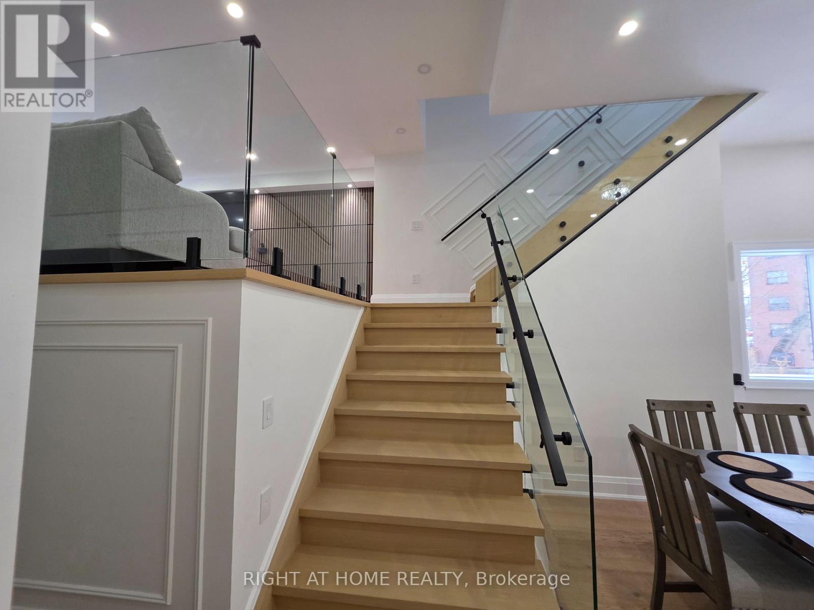 247 Ferris Road, Toronto (O'connor-Parkview), Ontario  M4B 1H2 - Photo 13 - E14109270