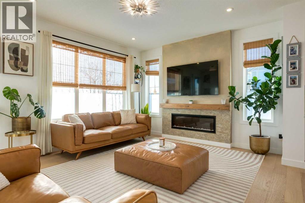 301 Sundown Road, Cochrane, Alberta  T4C 2T2 - Photo 6 - A2353560