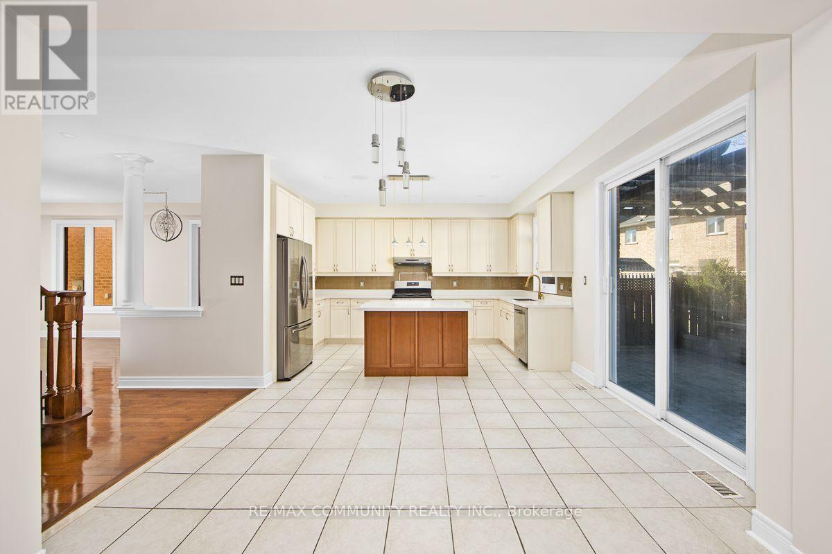 69 Ken Laushway Avenue, Whitchurch-Stouffville, Ontario  L4A 0J3 - Photo 12 - N14109260
