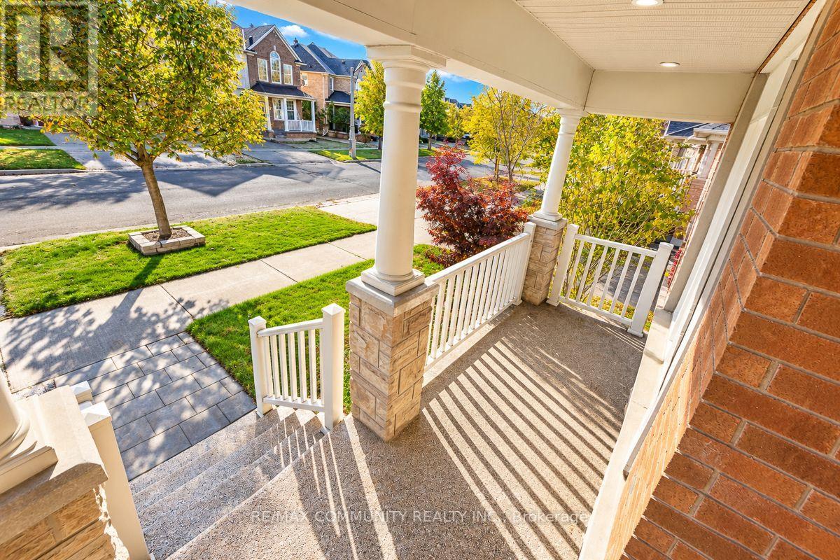 69 Ken Laushway Avenue, Whitchurch-Stouffville, Ontario  L4A 0J3 - Photo 3 - N14109260