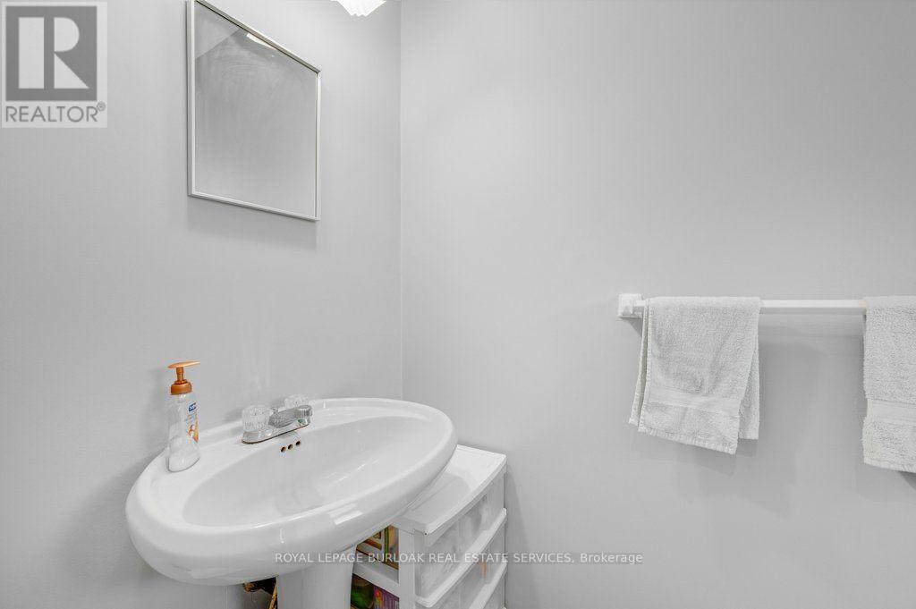 609 Roseheath Drive, Milton (Bm Bronte Meadows), Ontario  L9T 4X2 - Photo 12 - W14109310