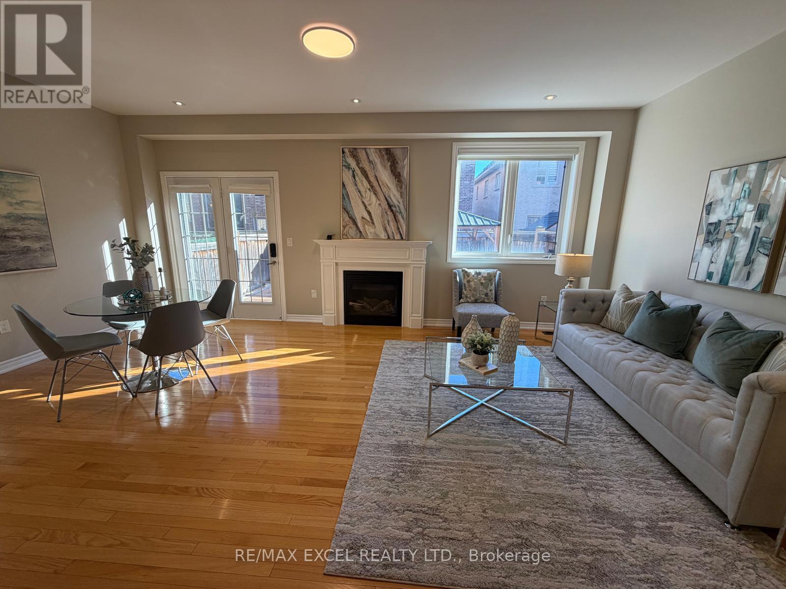 15 Zeng Cheng Drive, Markham, Ontario L6C 0T6 - Photo 2 - N14109292