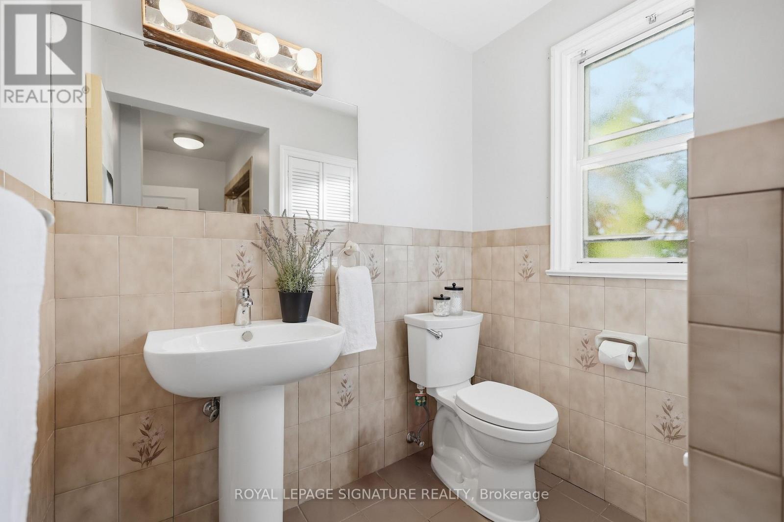 109 Glen Long Avenue, Toronto, Ontario  M6B 2M4 - Photo 12 - W14109212