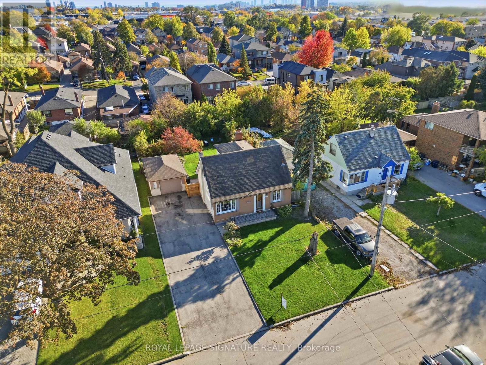 109 GLEN LONG AVENUE, Toronto, Ontario