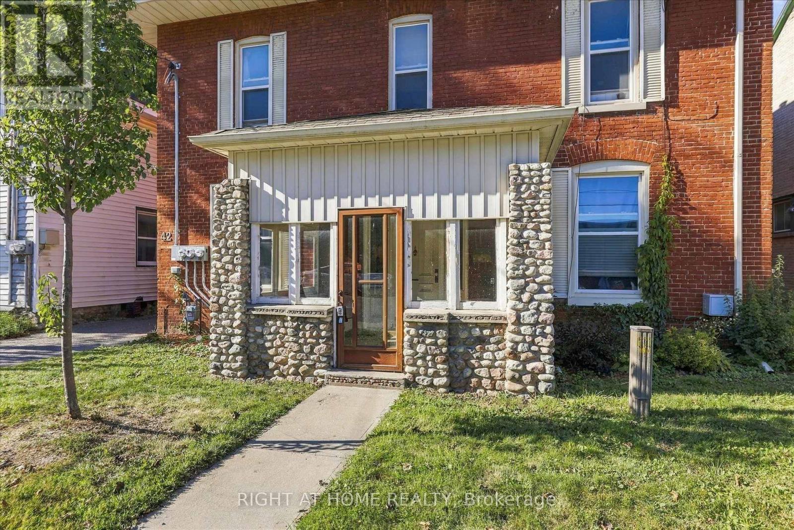 42 Wellington Street, Kawartha Lakes (Lindsay), Ontario  K9V 3N3 - Photo 4 - X14109296