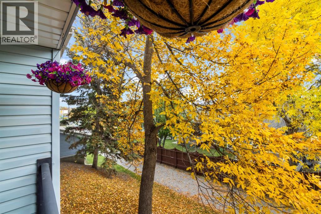 76 Coachway Gardens SW, Calgary, Alberta  T3H 2V9 - Photo 12 - A2349465