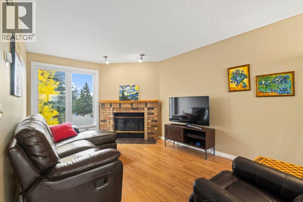 76 Coachway Gardens SW, Calgary, Alberta  T3H 2V9 - Photo 14 - A2349465