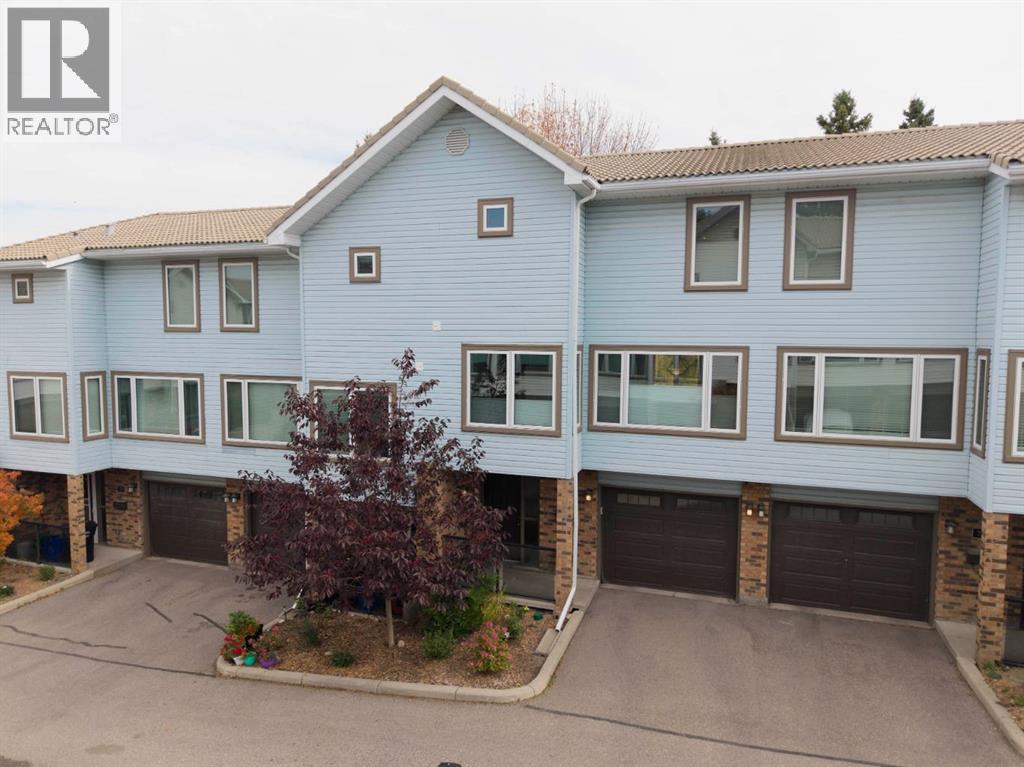 76 Coachway Gardens SW, Calgary, Alberta  T3H 2V9 - Photo 32 - A2349465