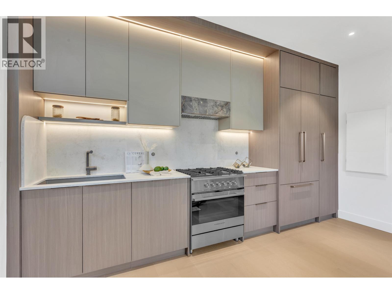 2881 E 43 Avenue, Vancouver, British Columbia  V5R 2Z1 - Photo 2 - R3176248
