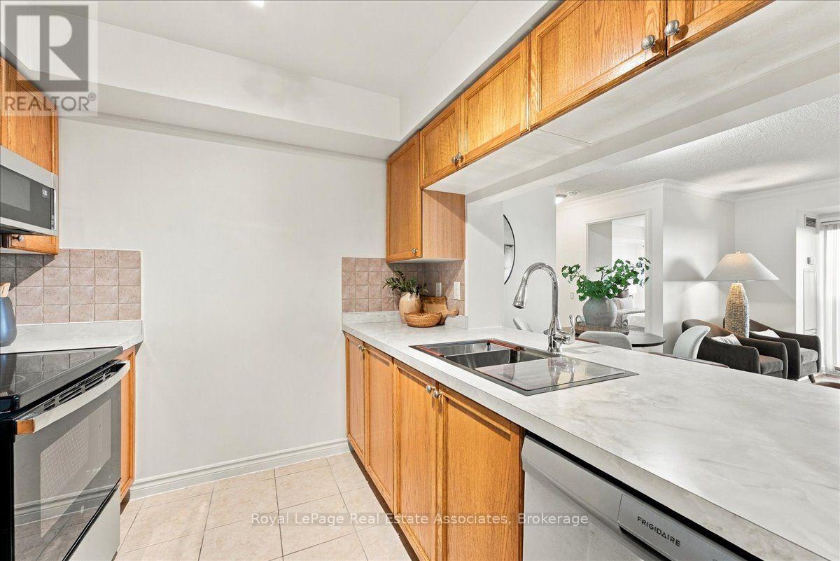 1322 - 18 Mondeo Drive, Toronto, Ontario  M1P 5C8 - Photo 10 - E14109336