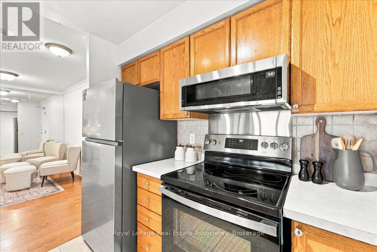 1322 - 18 Mondeo Drive, Toronto, Ontario  M1P 5C8 - Photo 11 - E14109336