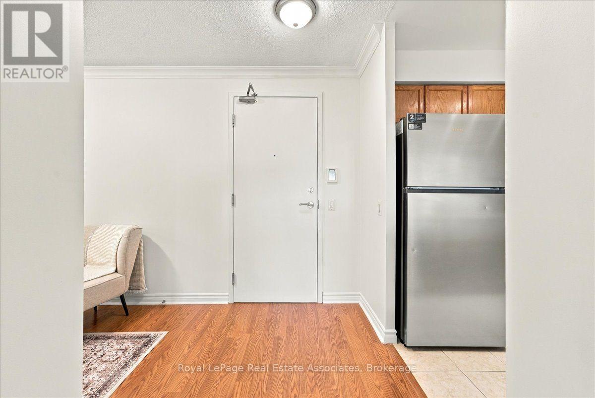1322 - 18 Mondeo Drive, Toronto, Ontario  M1P 5C8 - Photo 6 - E14109336